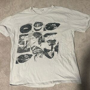 size XS/S women’s garage oversized white graphic t shirt